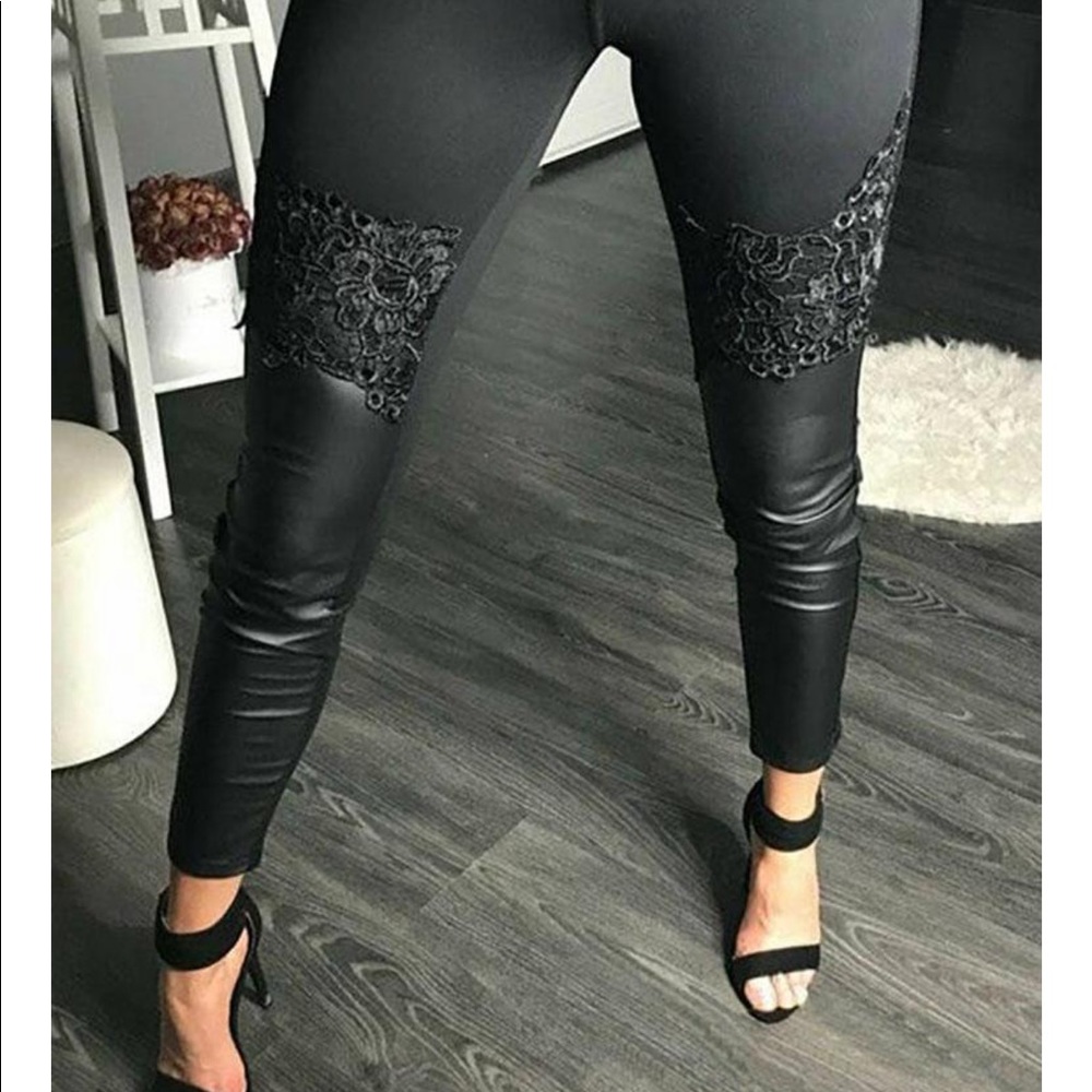 1 SMALL LEFT ~SALE‼️FLORAL PU LEGGINGS - Picture 3 of 3